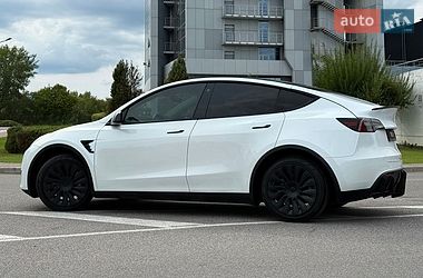 Внедорожник / Кроссовер Tesla Model Y 2021 в Киеве