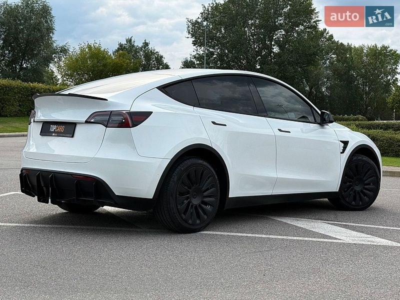 Внедорожник / Кроссовер Tesla Model Y 2021 в Киеве