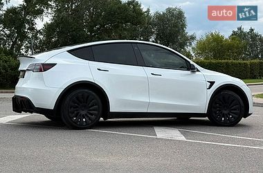 Внедорожник / Кроссовер Tesla Model Y 2021 в Киеве