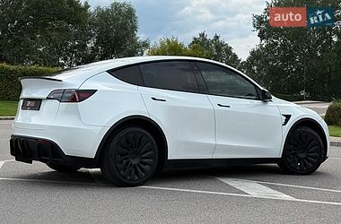 Внедорожник / Кроссовер Tesla Model Y 2021 в Киеве