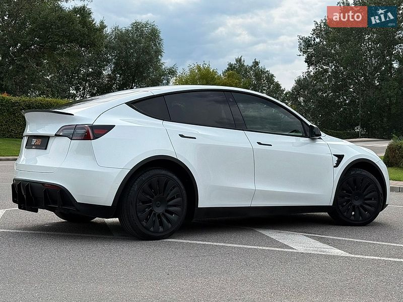 Внедорожник / Кроссовер Tesla Model Y 2021 в Киеве