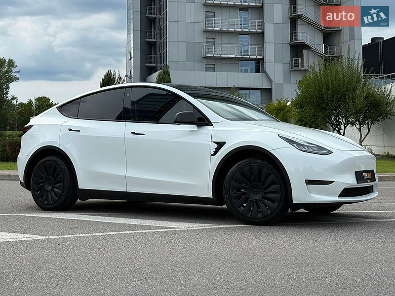 Внедорожник / Кроссовер Tesla Model Y 2021 в Киеве