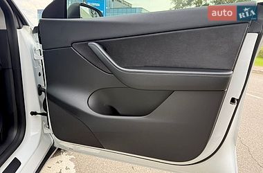 Внедорожник / Кроссовер Tesla Model Y 2021 в Киеве