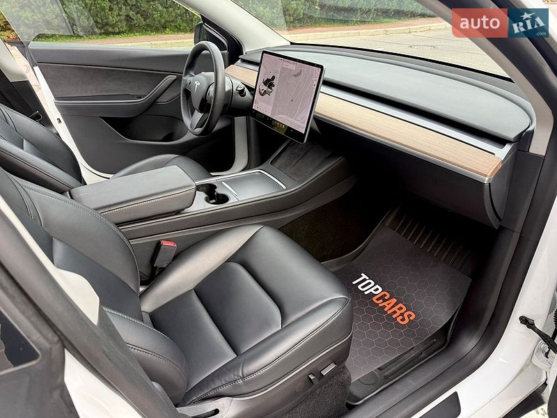 Внедорожник / Кроссовер Tesla Model Y 2021 в Киеве