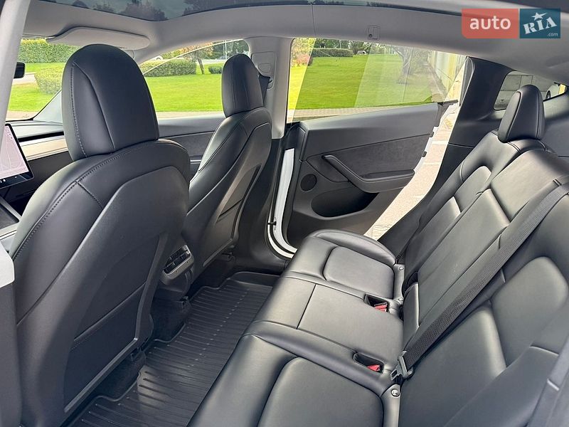 Внедорожник / Кроссовер Tesla Model Y 2021 в Киеве