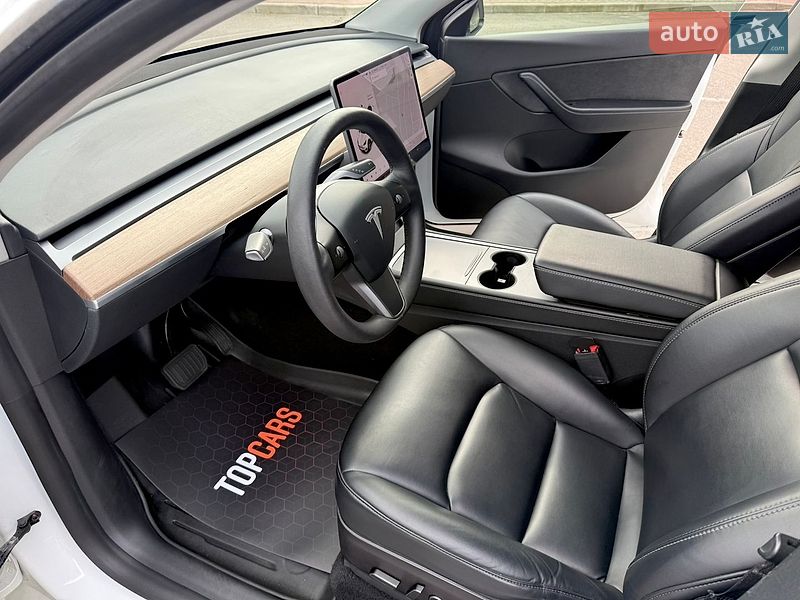Внедорожник / Кроссовер Tesla Model Y 2021 в Киеве