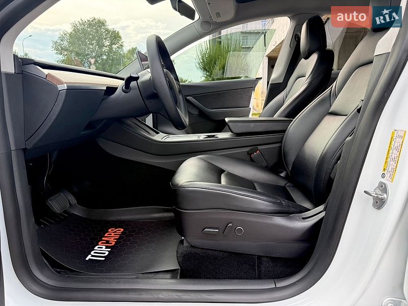 Внедорожник / Кроссовер Tesla Model Y 2021 в Киеве