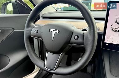 Внедорожник / Кроссовер Tesla Model Y 2021 в Киеве