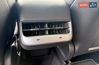 Внедорожник / Кроссовер Tesla Model Y 2021 в Киеве
