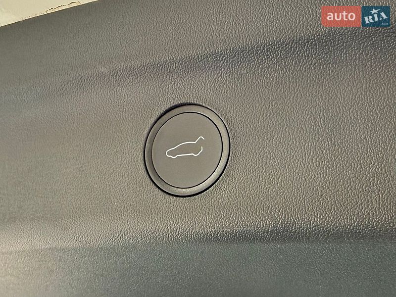 Внедорожник / Кроссовер Tesla Model Y 2021 в Киеве