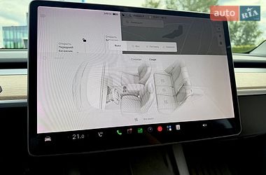 Позашляховик / Кросовер Tesla Model Y 2021 в Києві