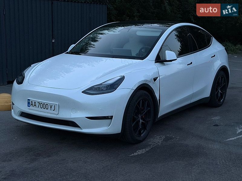 Внедорожник / Кроссовер Tesla Model Y 2021 в Киеве