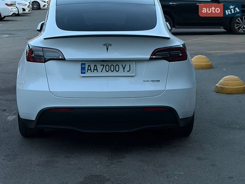 Внедорожник / Кроссовер Tesla Model Y 2021 в Киеве