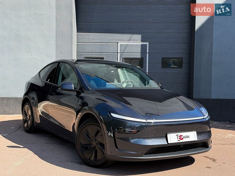 Внедорожник / Кроссовер Tesla Model Y 2025 в Киеве