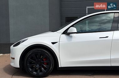 Позашляховик / Кросовер Tesla Model Y 2021 в Києві