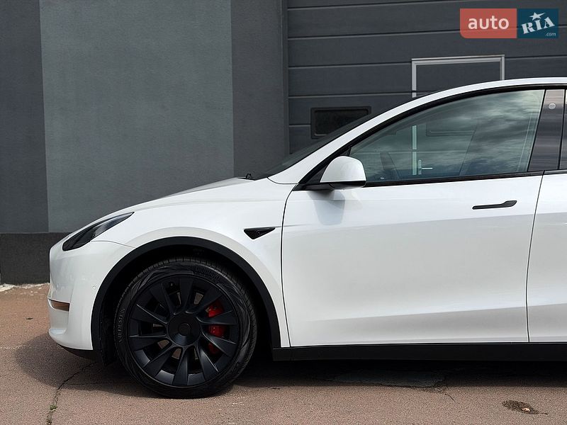 Позашляховик / Кросовер Tesla Model Y 2021 в Києві