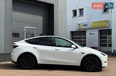 Позашляховик / Кросовер Tesla Model Y 2021 в Києві