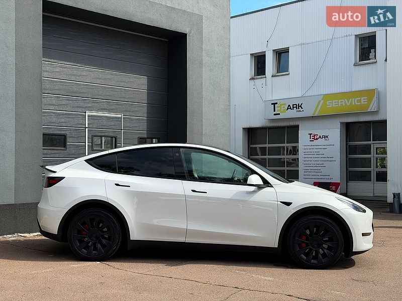 Позашляховик / Кросовер Tesla Model Y 2021 в Києві