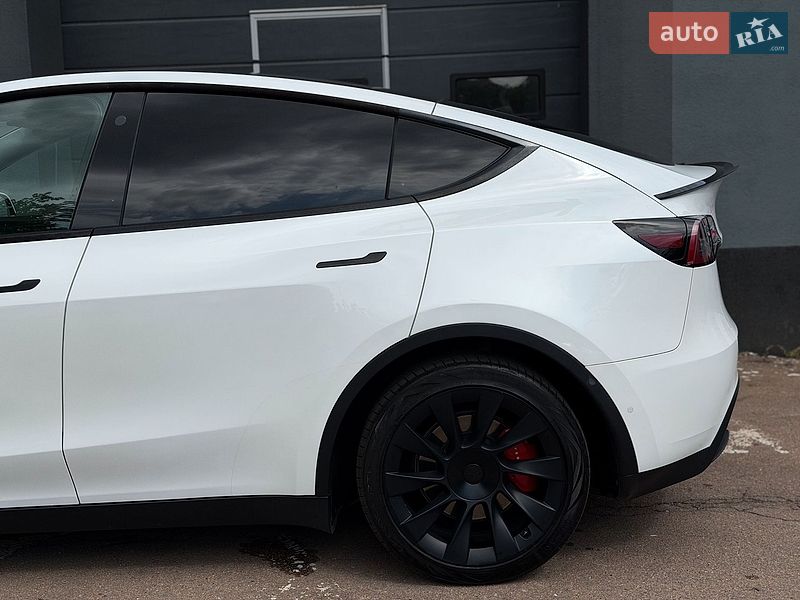 Позашляховик / Кросовер Tesla Model Y 2021 в Києві