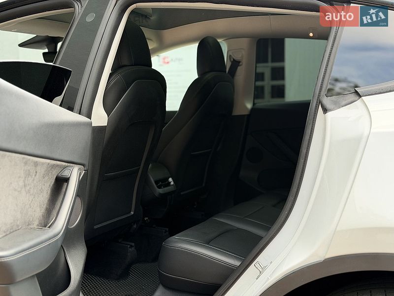 Позашляховик / Кросовер Tesla Model Y 2021 в Києві