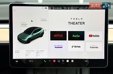 Позашляховик / Кросовер Tesla Model Y 2021 в Києві