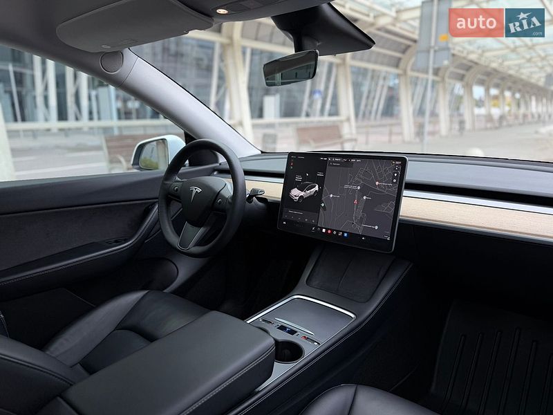 Внедорожник / Кроссовер Tesla Model Y 2021 в Львове