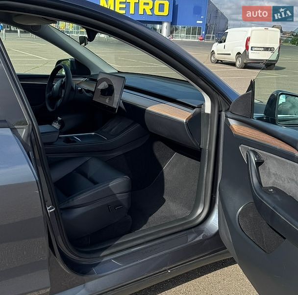 Позашляховик / Кросовер Tesla Model Y 2023 в Кривому Розі фото 16 Позашляховик / Кросовер Tesla Model Y 2023 в Кривому Розі
