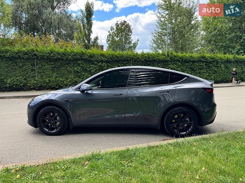 Позашляховик / Кросовер Tesla Model Y 2023 в Києві