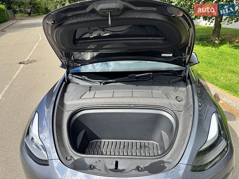Позашляховик / Кросовер Tesla Model Y 2023 в Києві