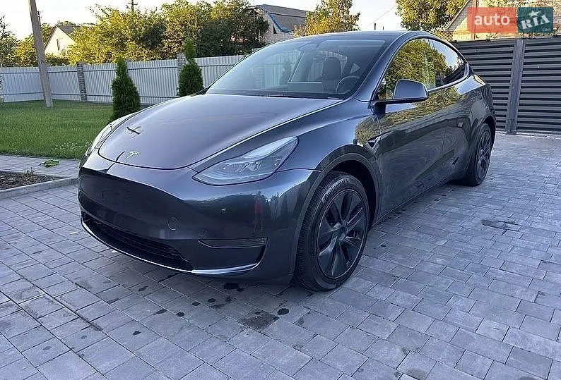 Tesla Model Y