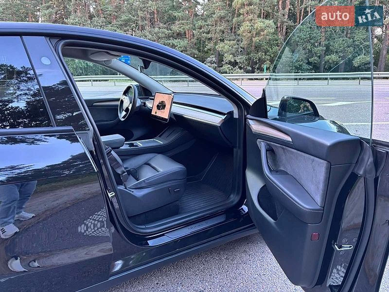 Позашляховик / Кросовер Tesla Model Y 2023 в Львові фото 9 Позашляховик / Кросовер Tesla Model Y 2023 в Львові