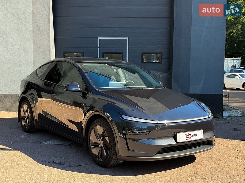Внедорожник / Кроссовер Tesla Model Y 2025 в Киеве