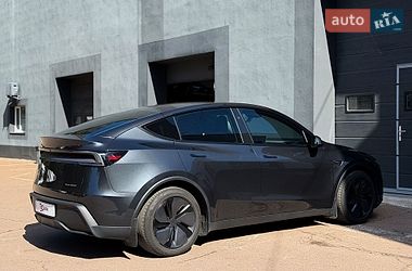 Внедорожник / Кроссовер Tesla Model Y 2025 в Киеве