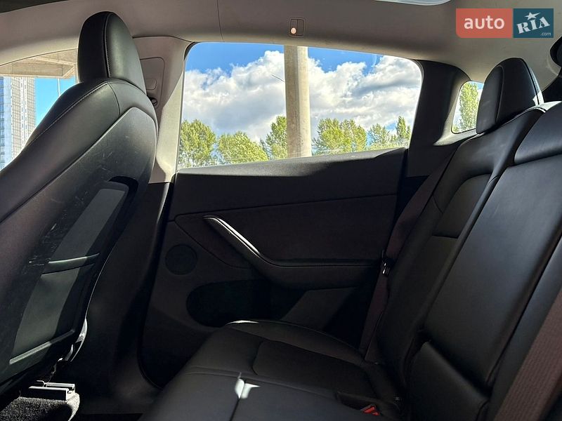 Позашляховик / Кросовер Tesla Model Y 2023 в Києві
