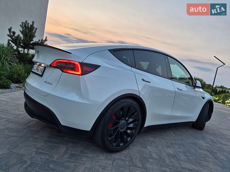 Позашляховик / Кросовер Tesla Model Y 2022 в Луцьку