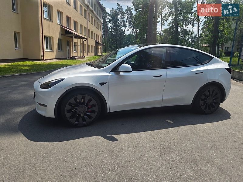 Позашляховик / Кросовер Tesla Model Y 2022 в Києві