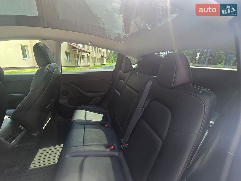 Внедорожник / Кроссовер Tesla Model Y 2022 в Киеве