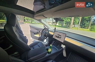 Внедорожник / Кроссовер Tesla Model Y 2022 в Киеве