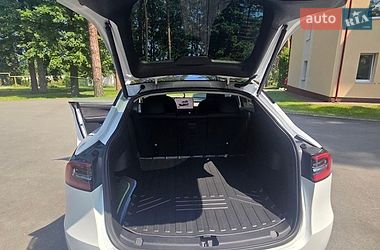 Внедорожник / Кроссовер Tesla Model Y 2022 в Киеве