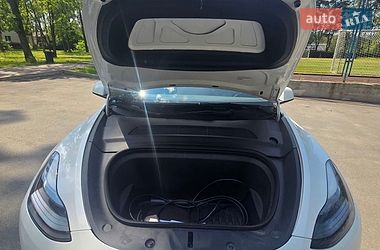 Внедорожник / Кроссовер Tesla Model Y 2022 в Киеве
