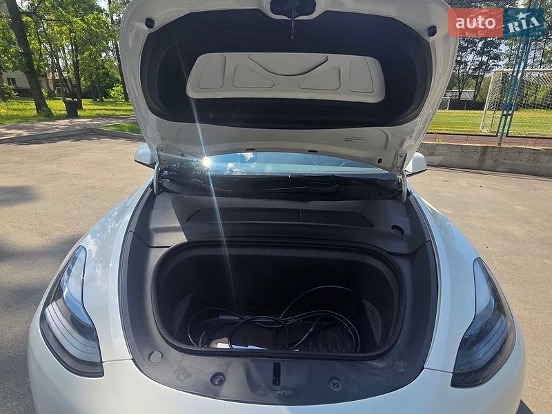 Внедорожник / Кроссовер Tesla Model Y 2022 в Киеве
