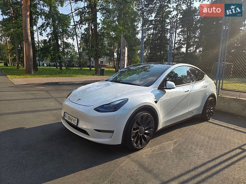 Внедорожник / Кроссовер Tesla Model Y 2022 в Киеве