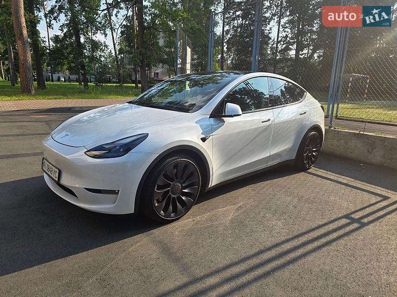 Позашляховик / Кросовер Tesla Model Y 2022 в Києві