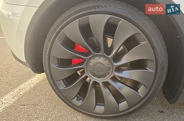 Внедорожник / Кроссовер Tesla Model Y 2022 в Киеве