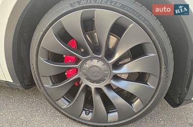 Внедорожник / Кроссовер Tesla Model Y 2022 в Киеве