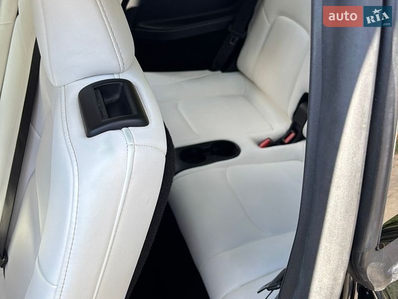 Позашляховик / Кросовер Tesla Model Y 2021 в Дніпрі