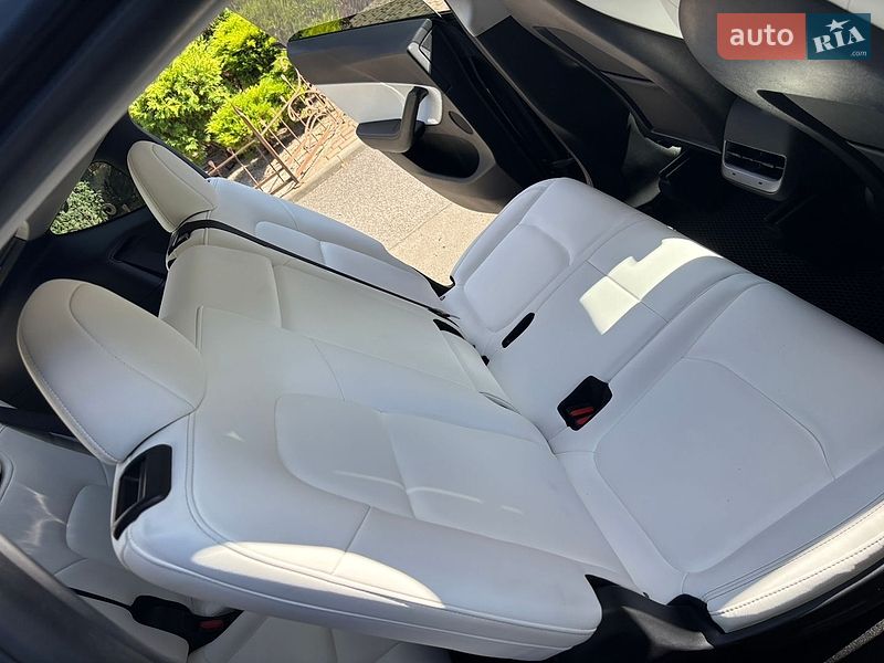 Позашляховик / Кросовер Tesla Model Y 2021 в Дніпрі