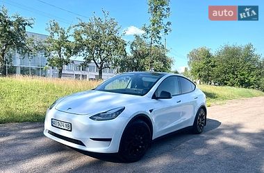 tesla model-y 2021 в Чернигов от профессионального продавца Viktor Viktorovich
