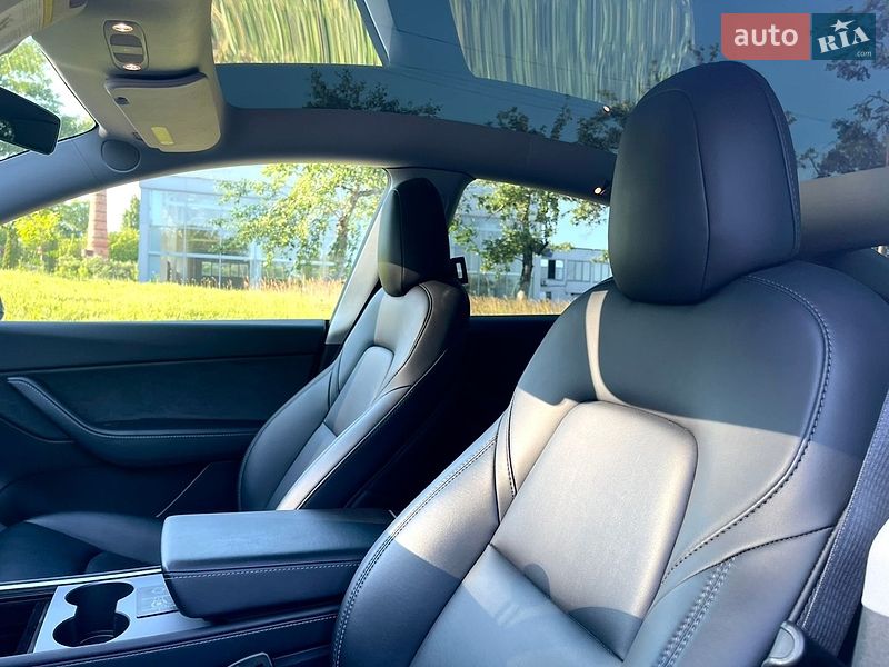 Внедорожник / Кроссовер Tesla Model Y 2021 в Чернигове