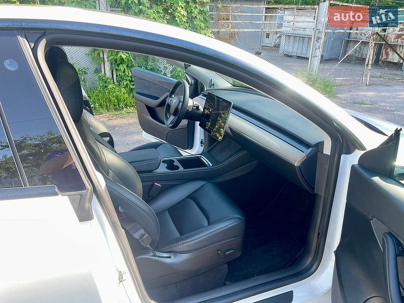 Внедорожник / Кроссовер Tesla Model Y 2021 в Чернигове